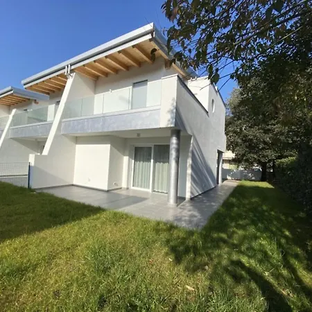Apartment Sunny With Private Garden Near The Bibione