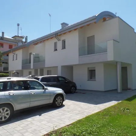 Sunny With Private Garden Near The Bibione